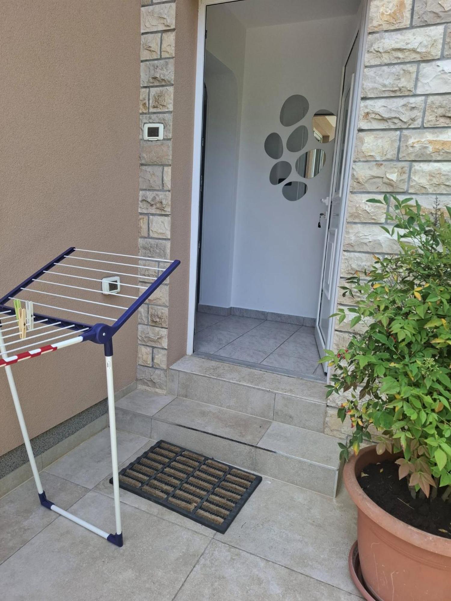 Apartman Melita Galižana Exterior foto